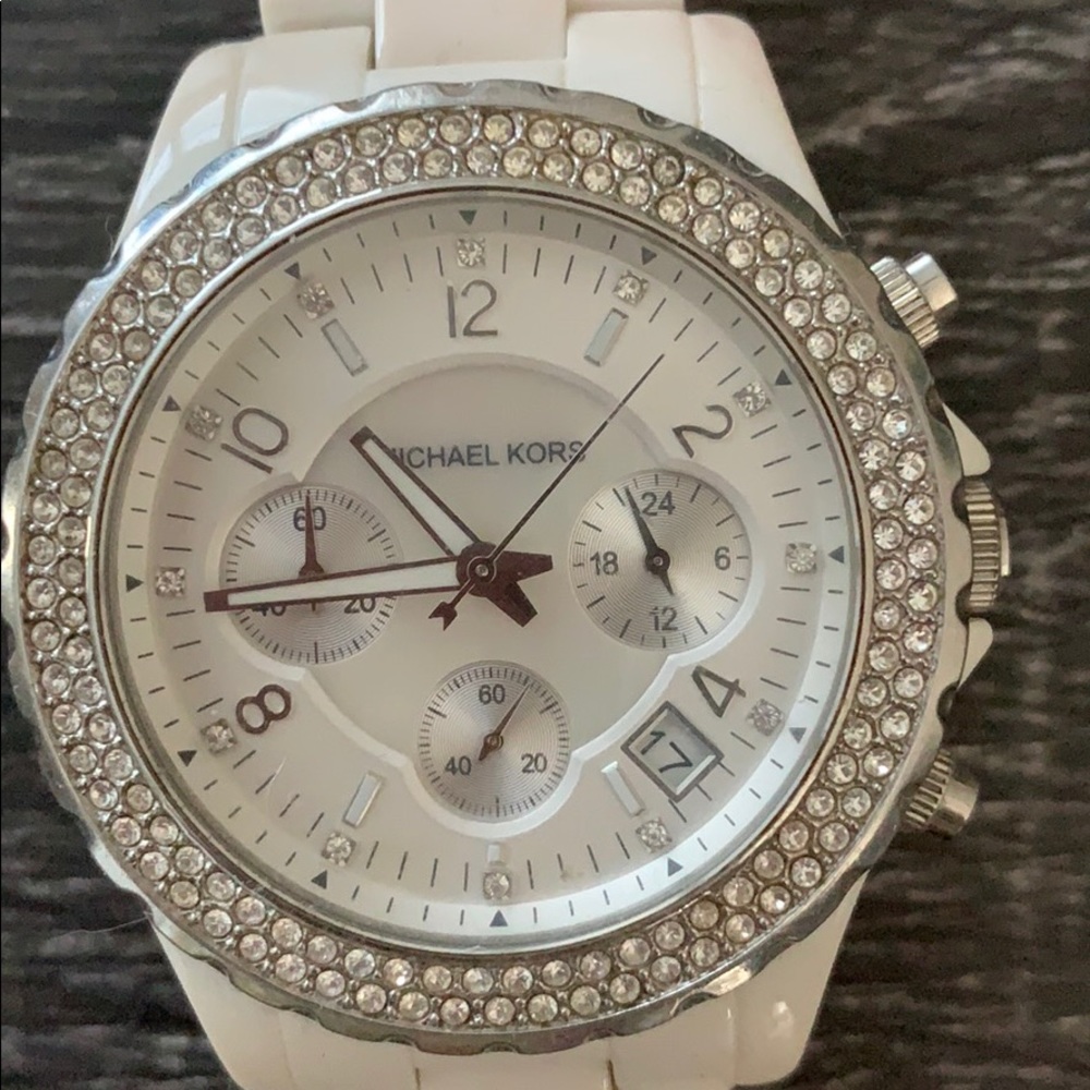 Watch - Picture 2 of 3